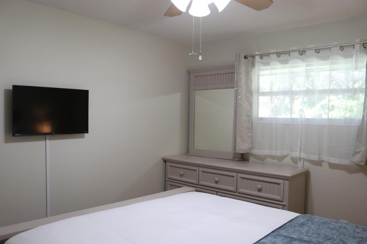 Hidden Sapphire-Apartment With Kitchen And Laundry Lakeland Luaran gambar